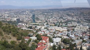 В центре Тбилиси вводят ограничения для транспорта в связи с футбольным матчем между Грузией и Украиной