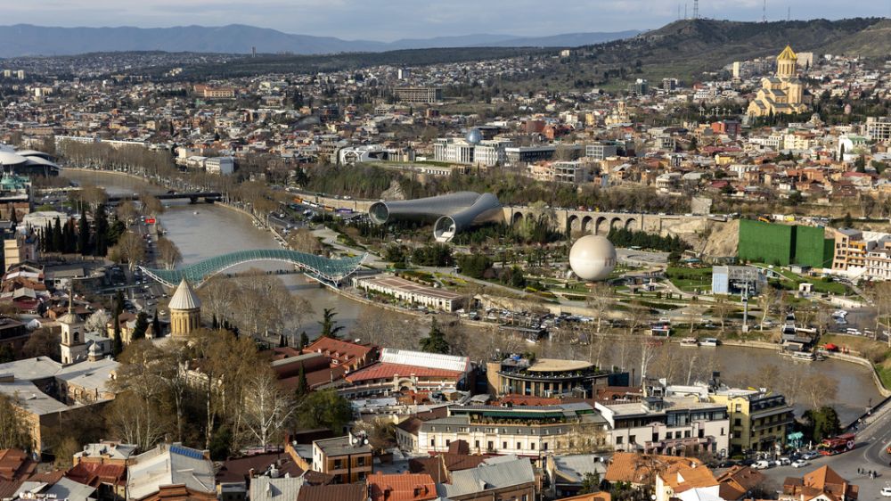 "Хотели русских оскорбить, а сделали так, что всем смешно": Зарисовки из Грузии. Что говорят простые люди о России?