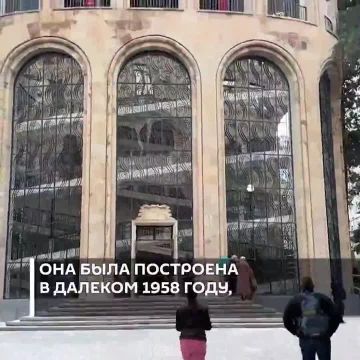 Попасть в парк Мтацминда с центрального проспекта Руставели в Тбилиси отныне можно "по воздуху" за 5 минут