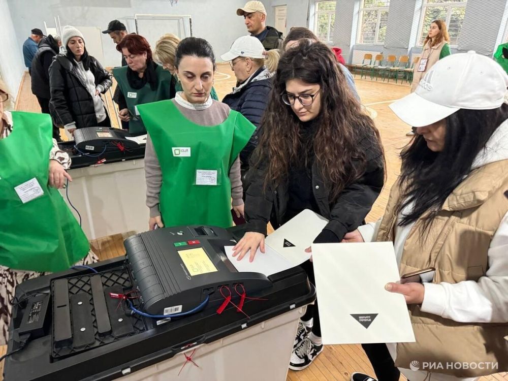 "Грузинская мечта" переходит в оппозицию с 67 мандатами по итогам exit poll