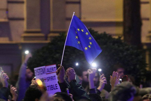 Движение на проспекте Руставели в Тбилиси восстановили после митинга оппозиции