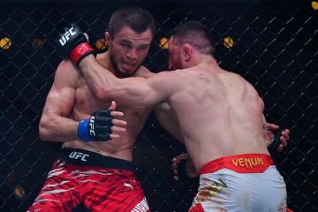 Боец MMA Умар Нурмагомедов сломал руку в бою за титул чемпиона UFC c Двалишвили