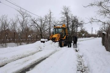 Снегопад в Западной Грузии – непогода продержится еще несколько дней