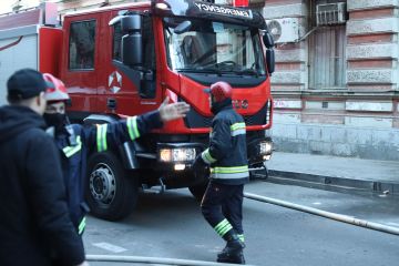 Жилые дома горят в центре Тбилиси