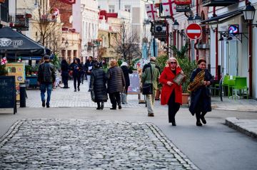 За счет чего в Грузии стало меньше работающих бедных?