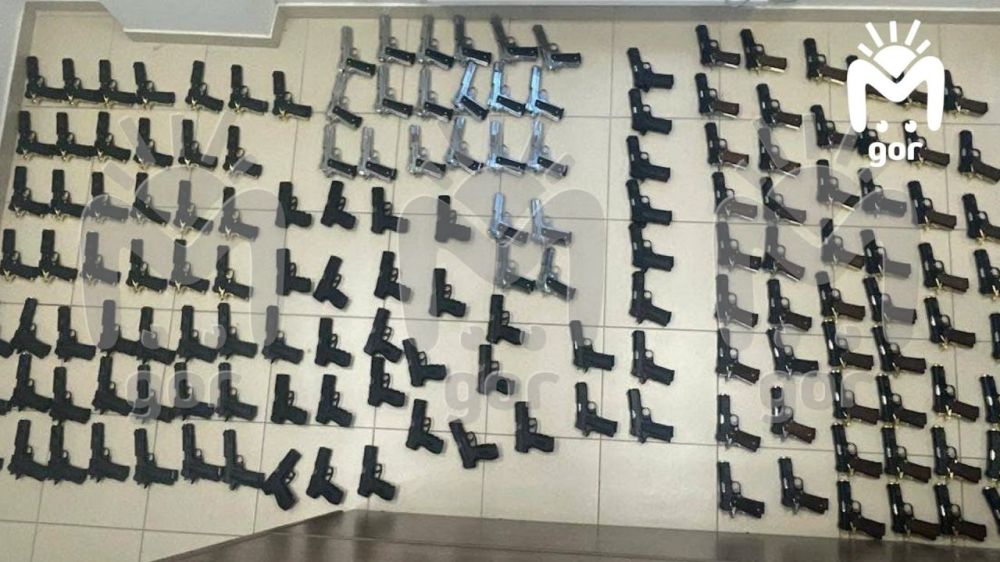 Североосетинские таможенники нашли 153 сигнальных пистолета у водителя на Верхнем Ларсе
