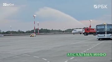 В Абхазии торжественно открыли аэропорт им В.Г. Ардзинбы. В Сухуме впервые за 32 года приземлился официальный рейс - Bombardier CRJ-200 авиакомпании «ЮВТ Аэро», вылетел из Москвы в 14:47 мск, время в пути составило чуть...