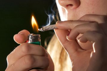 Подростков в Грузии будут штрафовать за курение марихуаны: что стоит за этим решением?