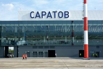 Аэропорт в Саратове принял десять самолетов, летевших в Москву