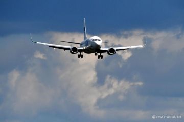 Рейс "ЮТэйр" Душанбе - Москва спустя 31 час вылетел из Саратова