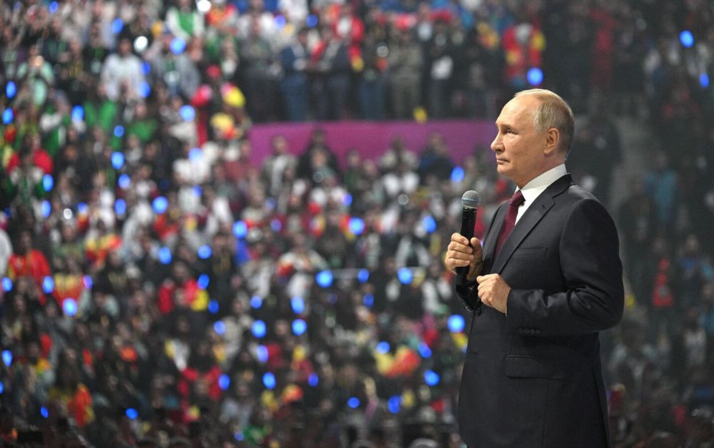 Владимир Путин поздравил ветеранов и народ Грузии с 80-летием Победы