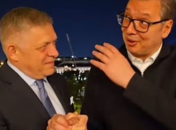 Вучич выложил видео братания с Фицо на фоне Кремля