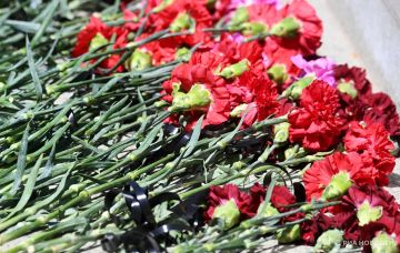 Российские дипломаты в Грузии почтили память героев ВОВ