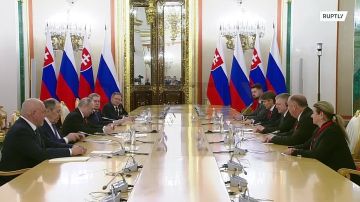 Путин поблагодарил Фицо, что он приехал в Москву на 80-летие Победы, несмотря на «логистические препятствия»