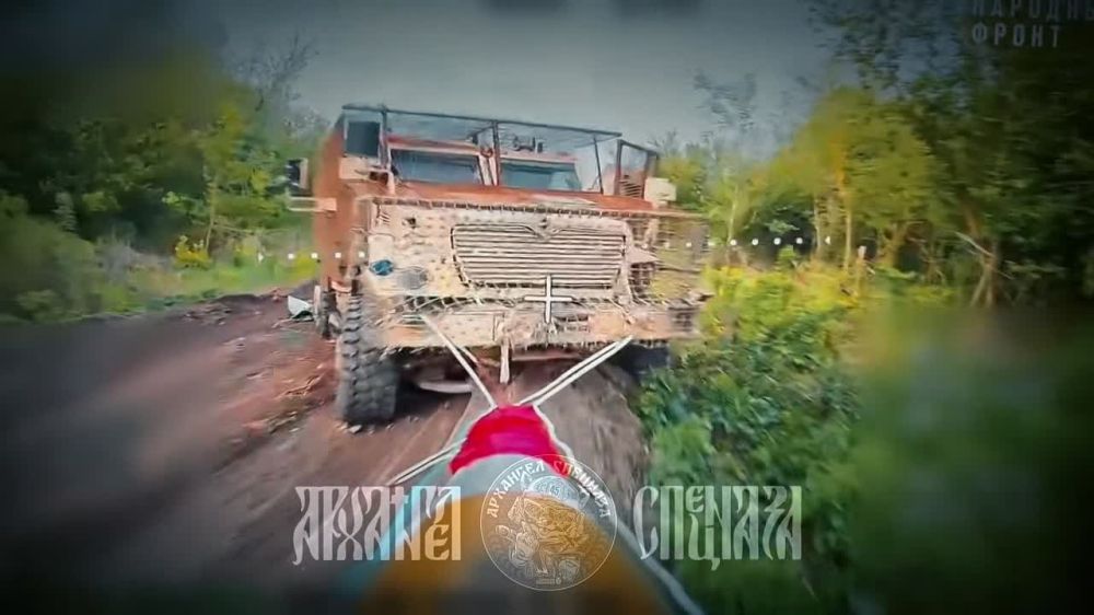 Гори, гори ясно!. Очередной International MaxxPro полыхает после встречи с "Князем Вандалом Новгородским" и его оператором