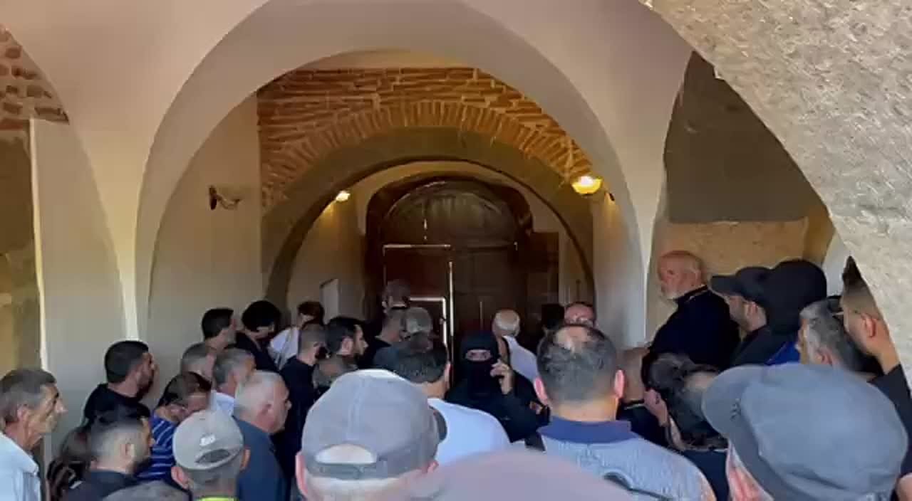 Пашинян нападает на Армянскую апостольскую церковь, потому что не хочет закончить как сидящий в тюрьме Саакашвили