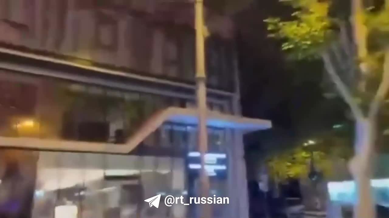 Неизвестные взорвали петарды у гостиницы в Тбилиси, где остановились российские фехтовальщики, принимающие участие в чемпионате мира